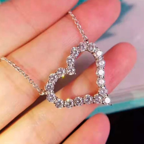 Jewelry - ✨Sparkling Heart✨